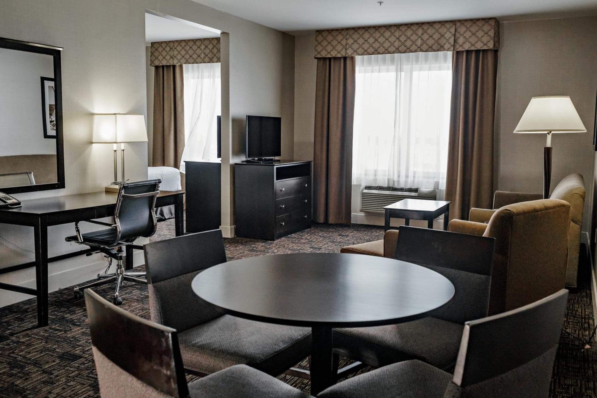 Radisson Hotel Edmonton Airport Ледюк Екстер'єр фото