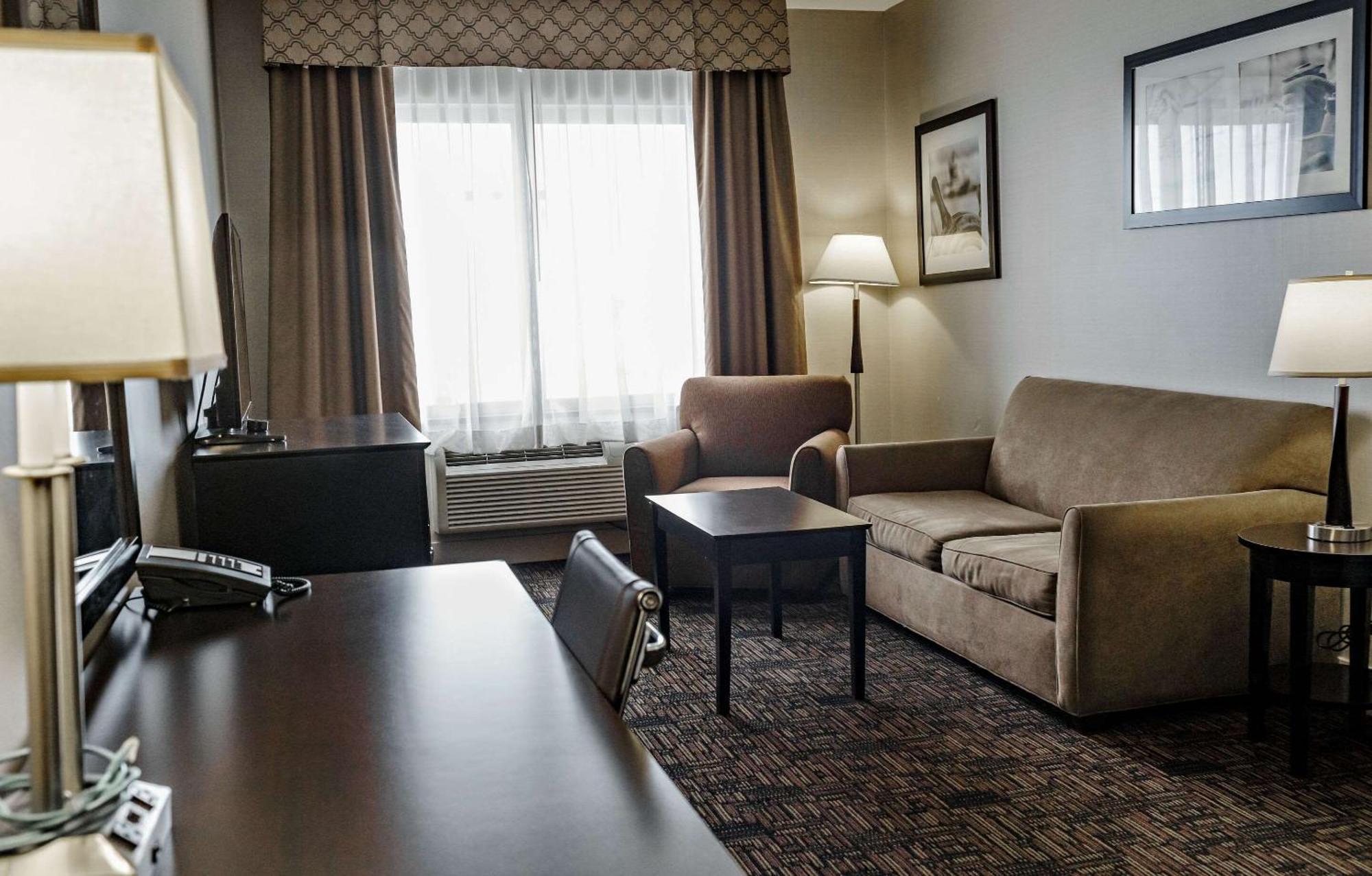 Radisson Hotel Edmonton Airport Ледюк Екстер'єр фото