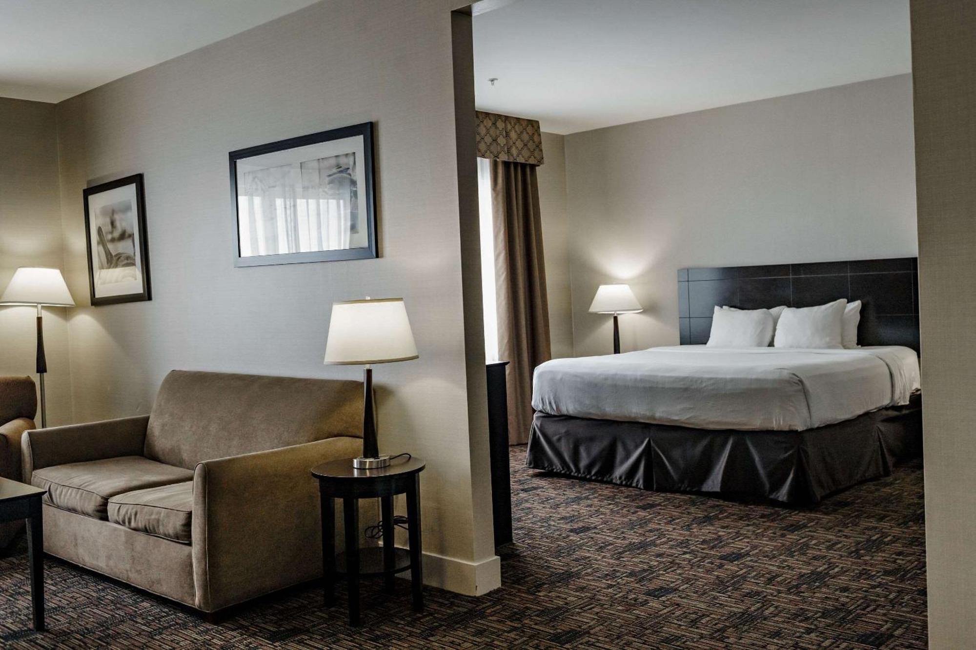 Radisson Hotel Edmonton Airport Ледюк Екстер'єр фото