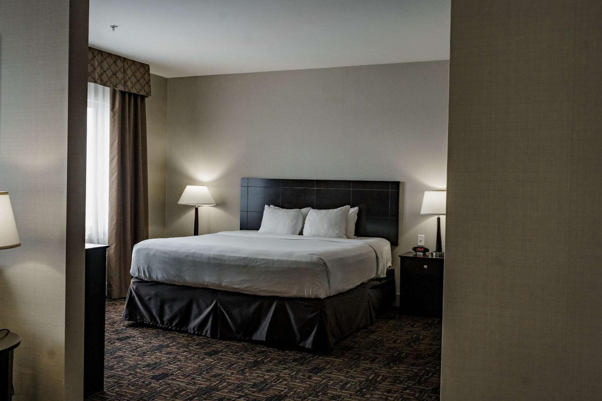 Radisson Hotel Edmonton Airport Ледюк Екстер'єр фото