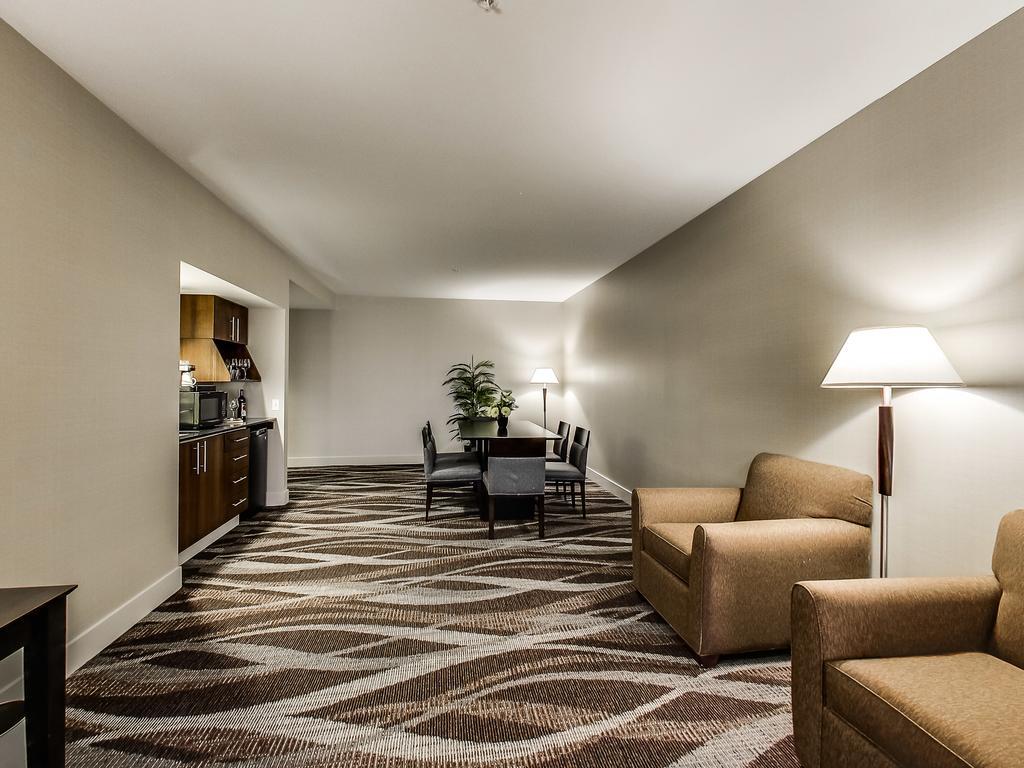 Radisson Hotel Edmonton Airport Ледюк Екстер'єр фото