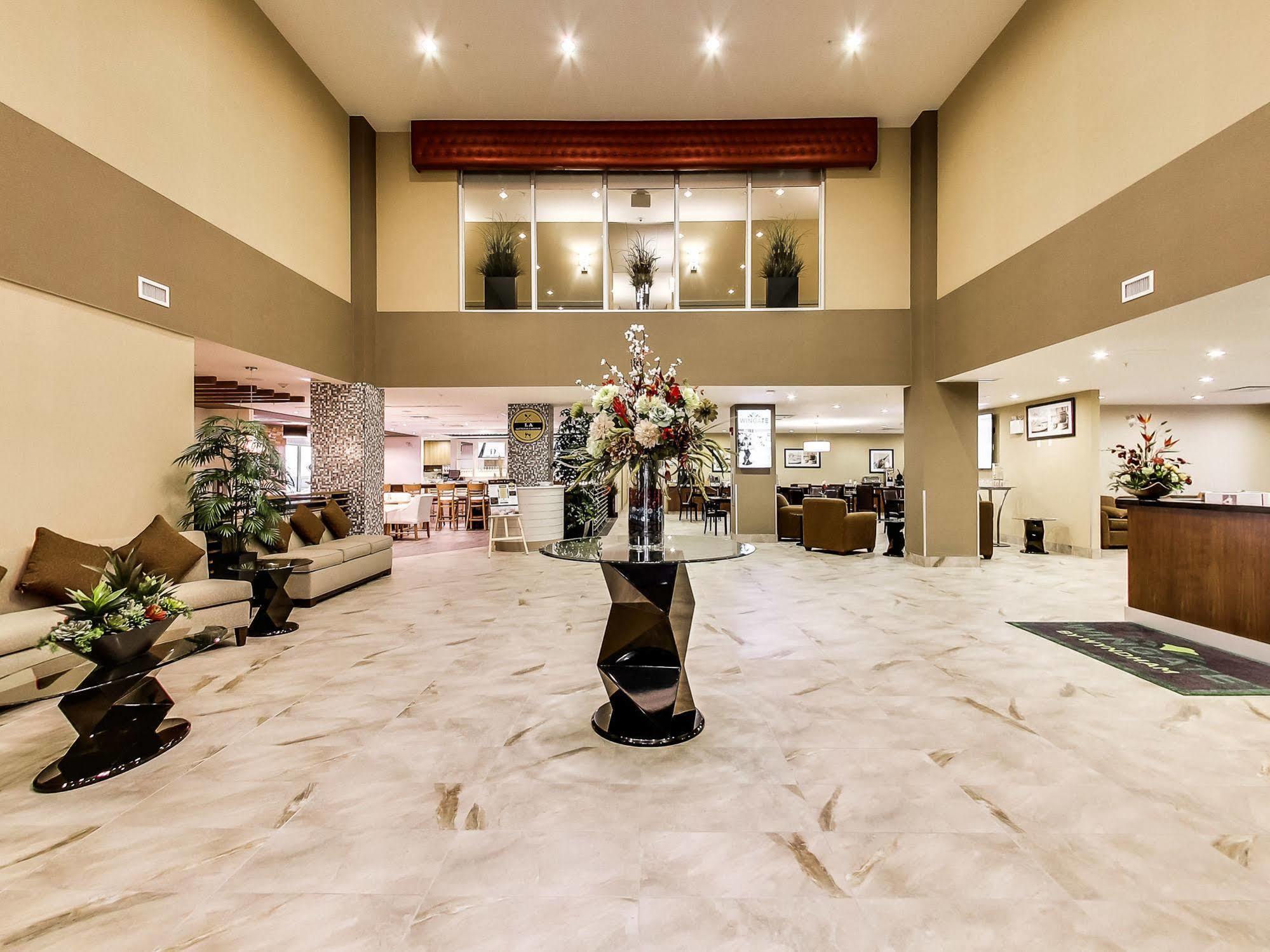 Radisson Hotel Edmonton Airport Ледюк Екстер'єр фото
