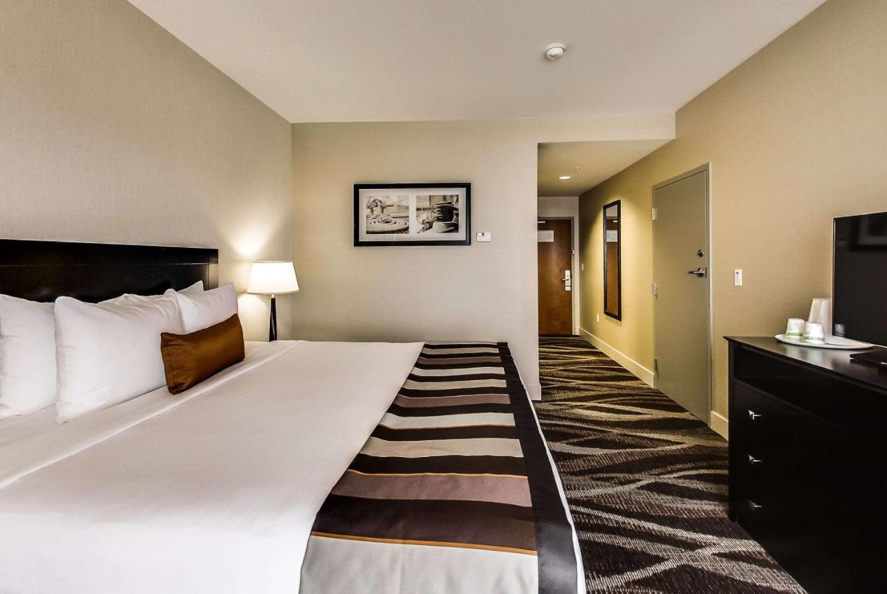 Radisson Hotel Edmonton Airport Ледюк Екстер'єр фото